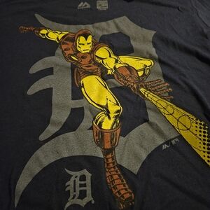Majestic Women's Detroit Tigers Ironman Tee Size Large